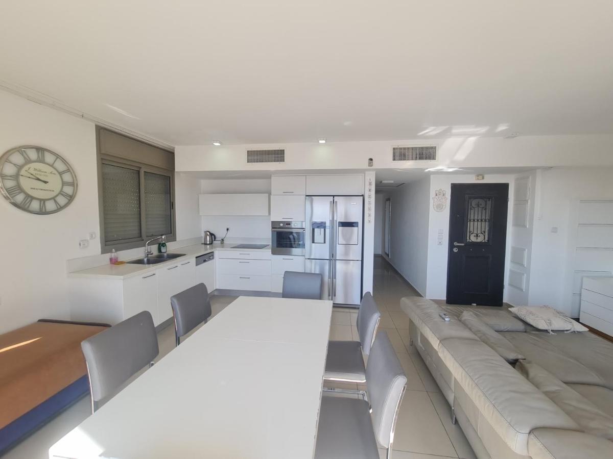 Top-luxury Exclusive аpt With Jacuzzi In Front Of The Sea Apartment Eilat