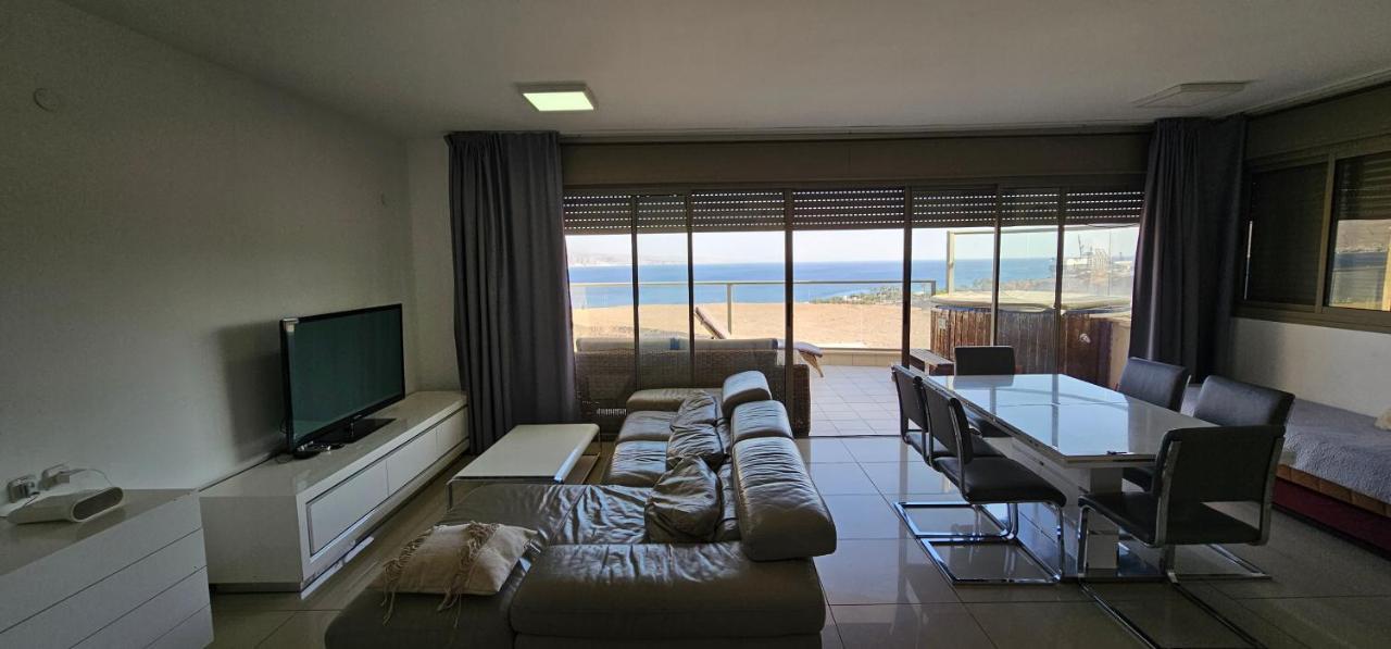 Top-luxury Exclusive аpt With Jacuzzi In Front Of The Sea Eilat