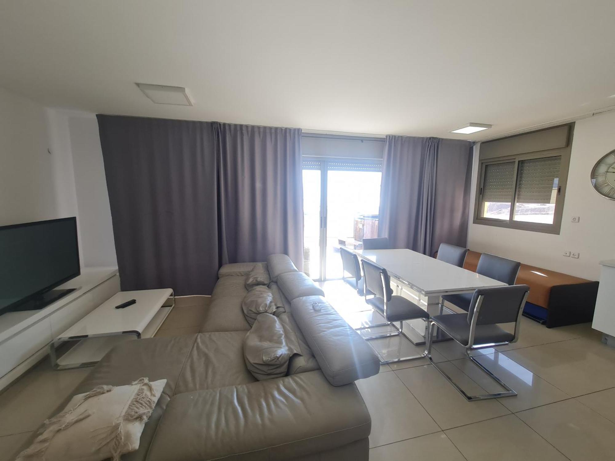 Top-luxury Exclusive аpt With Jacuzzi In Front Of The Sea Apartment