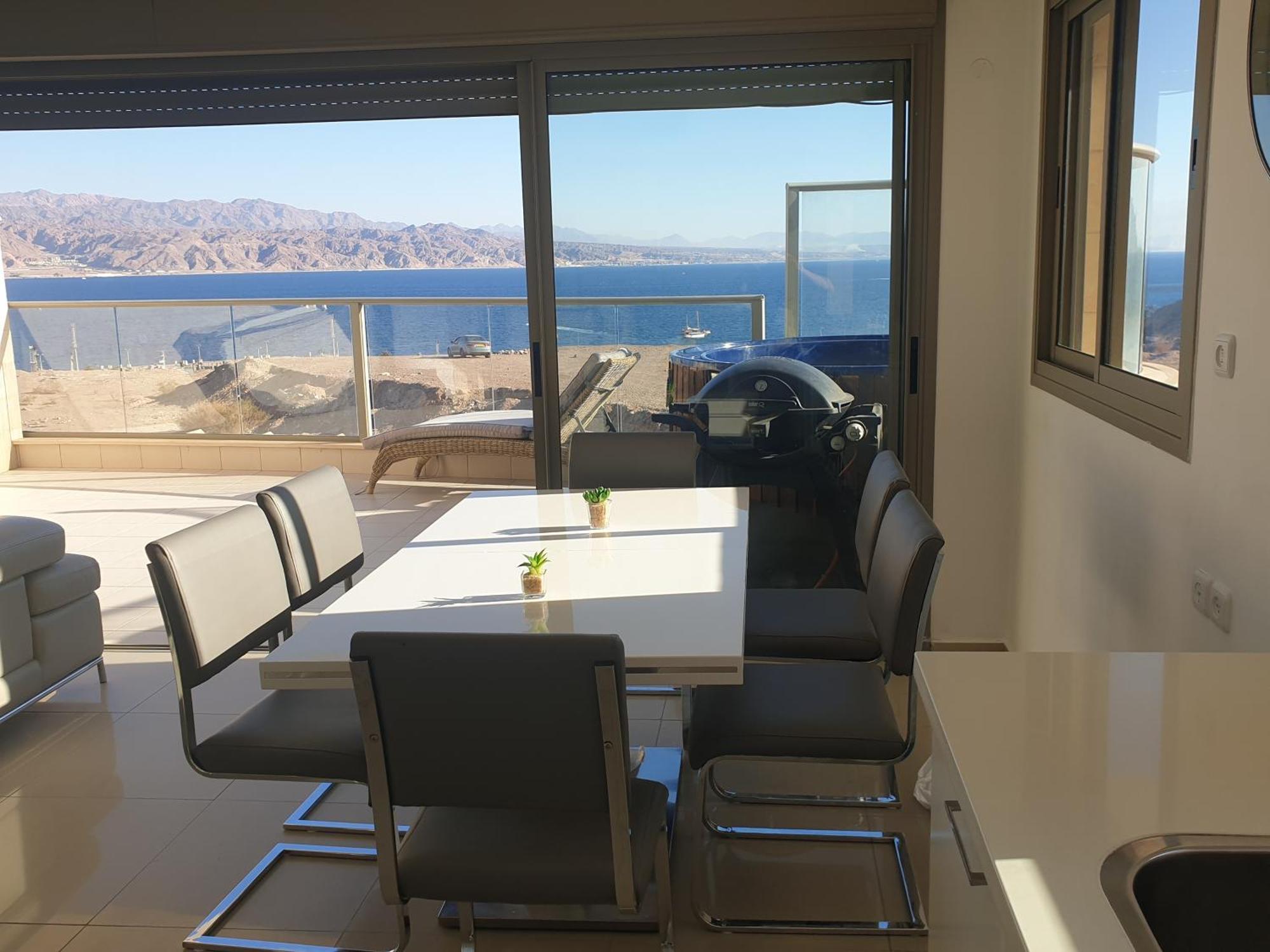 Apartment Top-luxury Exclusive аpt With Jacuzzi In Front Of The Sea *